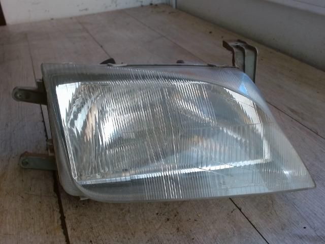 bontott SUZUKI SWIFT II Jobb Fényszóró