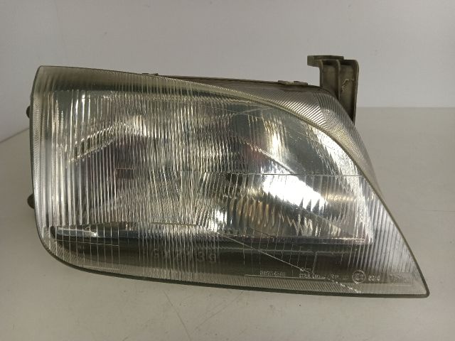 bontott SUZUKI SWIFT II Jobb Fényszóró