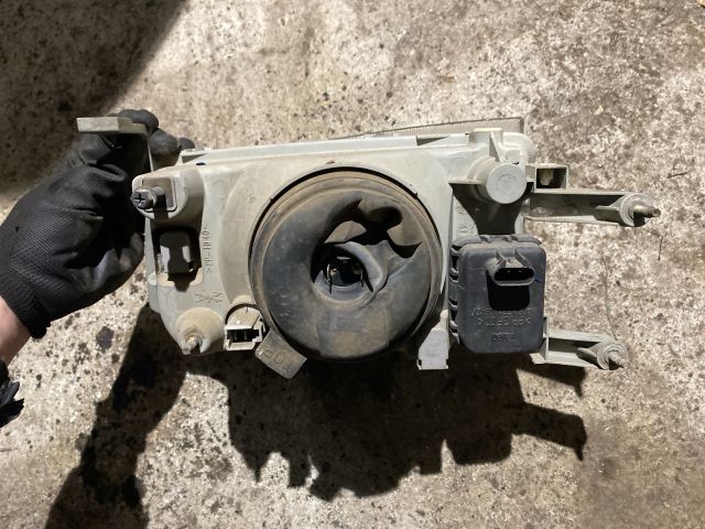 bontott SUZUKI SWIFT II Jobb Fényszóró