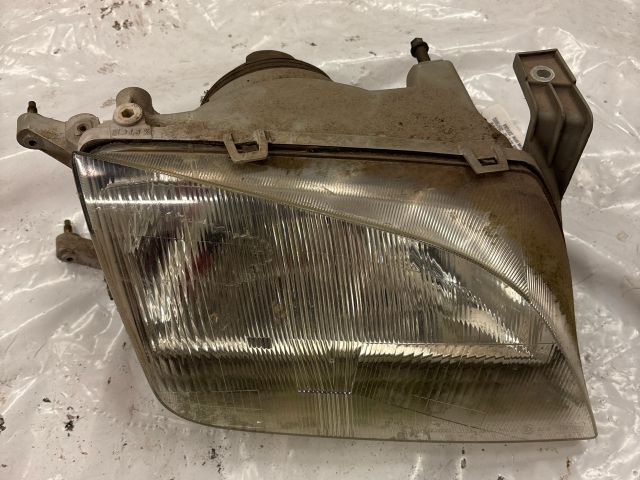 bontott SUZUKI SWIFT II Jobb Fényszóró