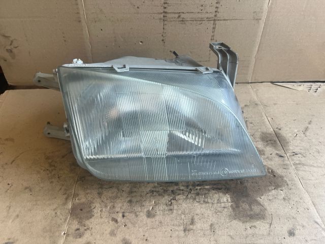 bontott SUZUKI SWIFT II Jobb Fényszóró