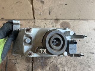 bontott SUZUKI SWIFT II Jobb Fényszóró