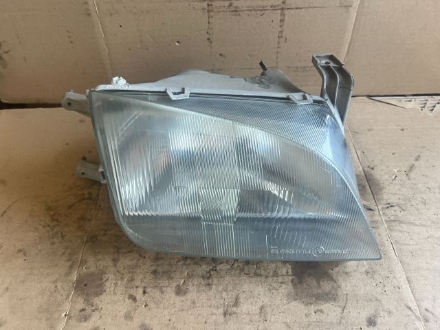bontott SUZUKI SWIFT II Jobb Fényszóró
