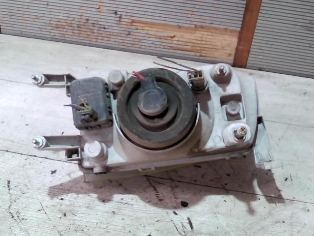 bontott SUZUKI SWIFT II Jobb Fényszóró