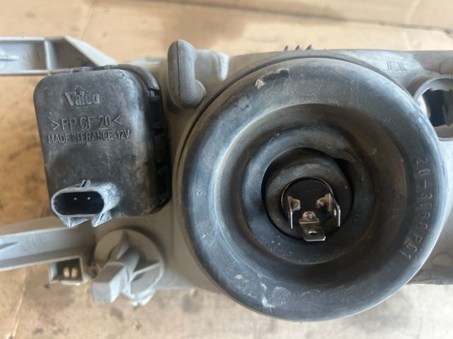 bontott SUZUKI SWIFT II Jobb Fényszóró