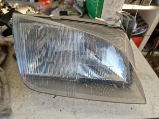 bontott SUZUKI SWIFT II Jobb Fényszóró