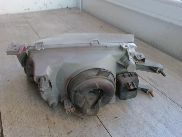 bontott SUZUKI SWIFT II Jobb Fényszóró