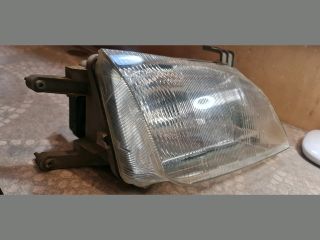 bontott SUZUKI SWIFT II Jobb Fényszóró