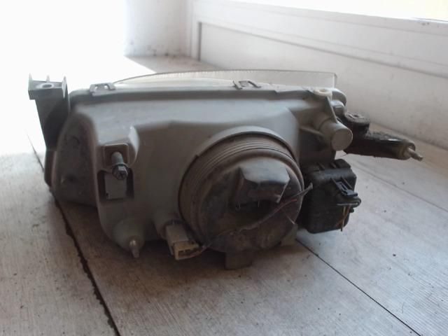 bontott SUZUKI SWIFT II Jobb Fényszóró