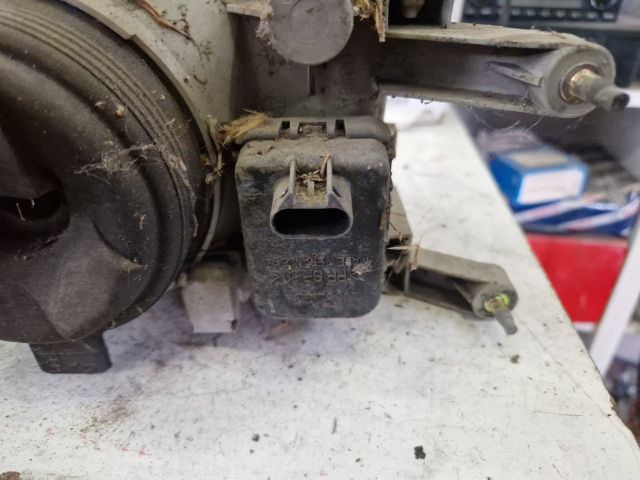 bontott SUZUKI SWIFT II Jobb Fényszóró