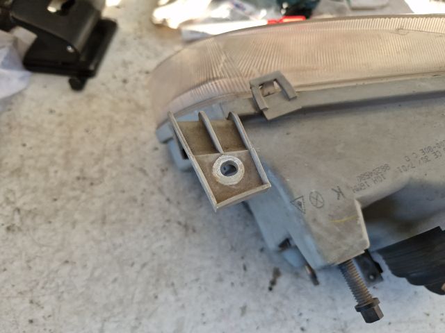 bontott SUZUKI SWIFT II Jobb Fényszóró