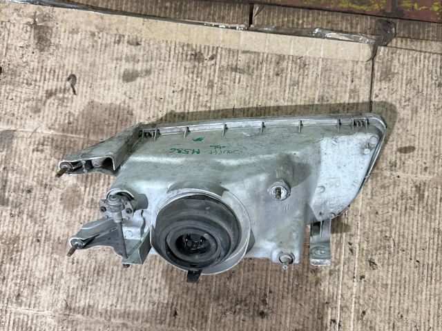 bontott SUZUKI SWIFT II Jobb Fényszóró