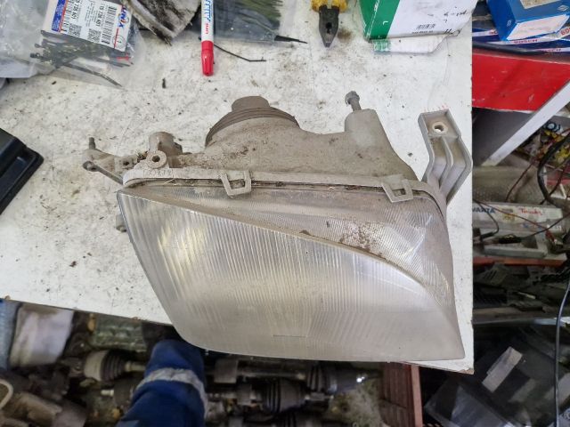 bontott SUZUKI SWIFT II Jobb Fényszóró