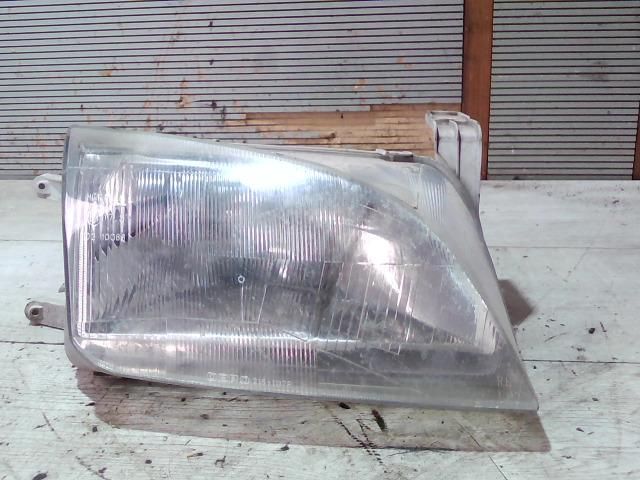 bontott SUZUKI SWIFT II Jobb Fényszóró