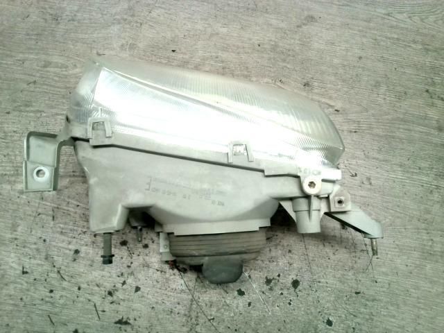 bontott SUZUKI SWIFT II Jobb Fényszóró