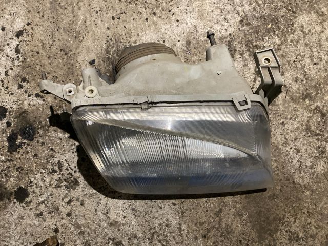 bontott SUZUKI SWIFT II Jobb Fényszóró