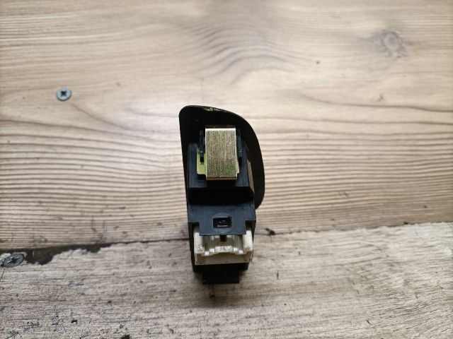 bontott SUZUKI SWIFT II Jobb hátsó Ablakemelő Kapcsoló