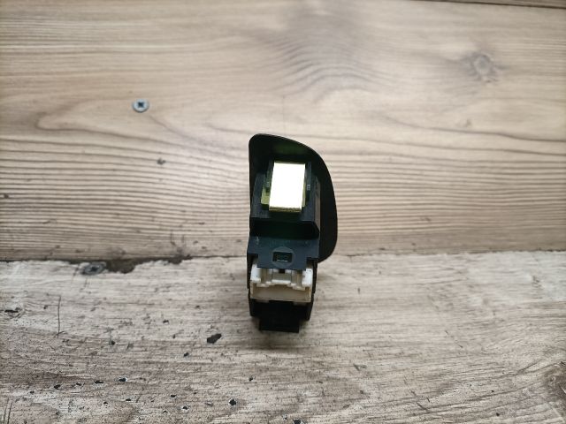 bontott SUZUKI SWIFT II Jobb hátsó Ablakemelő Kapcsoló