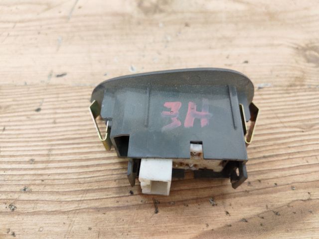 bontott SUZUKI SWIFT II Jobb hátsó Ablakemelő Kapcsoló