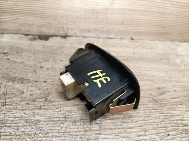 bontott SUZUKI SWIFT II Jobb hátsó Ablakemelő Kapcsoló