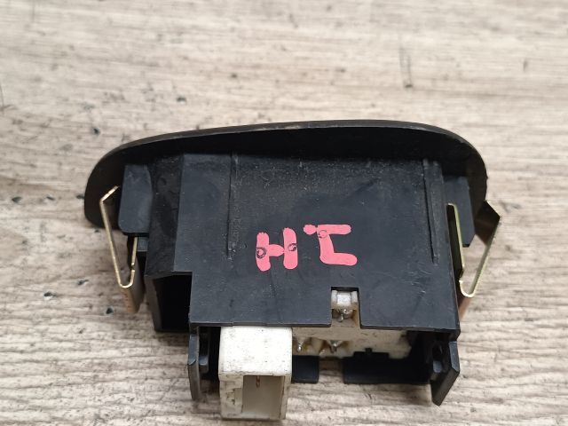 bontott SUZUKI SWIFT II Jobb hátsó Ablakemelő Kapcsoló