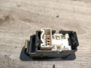 bontott SUZUKI SWIFT II Jobb hátsó Ablakemelő Kapcsoló