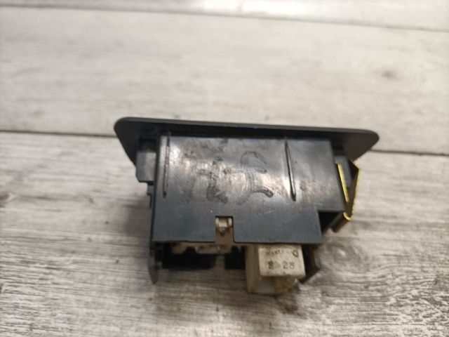 bontott SUZUKI SWIFT II Jobb hátsó Ablakemelő Kapcsoló