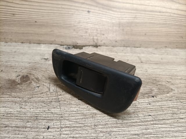 bontott SUZUKI SWIFT II Jobb hátsó Ablakemelő Kapcsoló