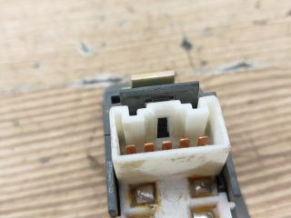 bontott SUZUKI SWIFT II Jobb hátsó Ablakemelő Kapcsoló