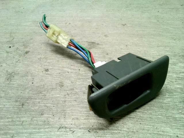 bontott SUZUKI SWIFT II Jobb hátsó Ablakemelő Kapcsoló