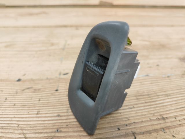 bontott SUZUKI SWIFT II Jobb hátsó Ablakemelő Kapcsoló