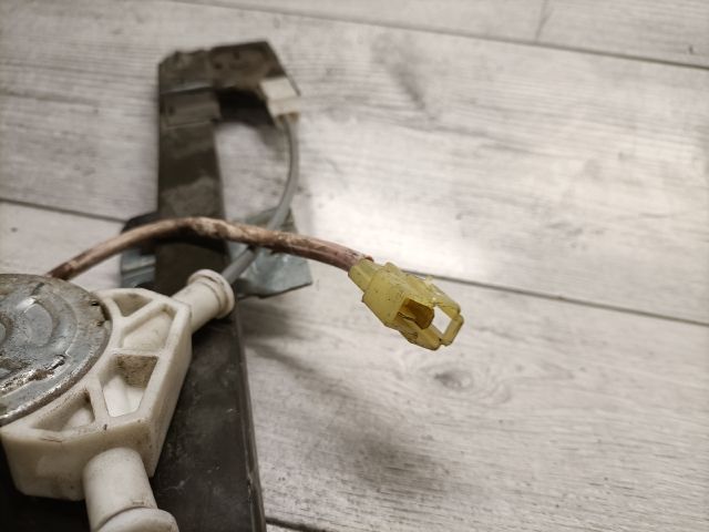 bontott SUZUKI SWIFT II Jobb hátsó Ablakemelő Szerkezet (Elektromos)