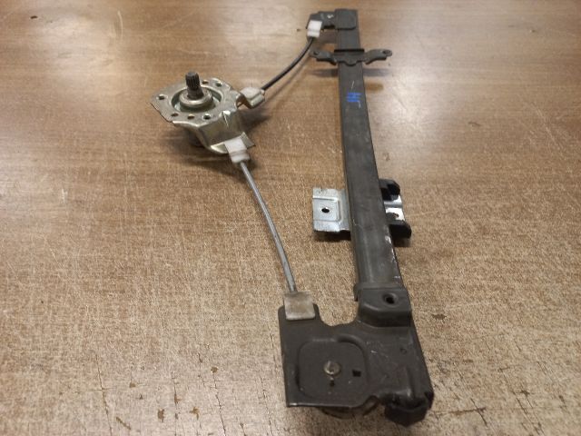 bontott SUZUKI SWIFT II Jobb hátsó Ablakemelő Szerkezet (Mechanikus)