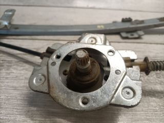 bontott SUZUKI SWIFT II Jobb hátsó Ablakemelő Szerkezet (Mechanikus)