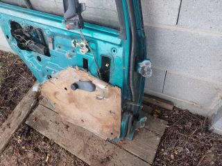 bontott SUZUKI SWIFT II Jobb hátsó Ajtó (Részeivel)