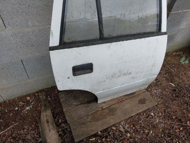 bontott SUZUKI SWIFT II Jobb hátsó Ajtó (Részeivel)