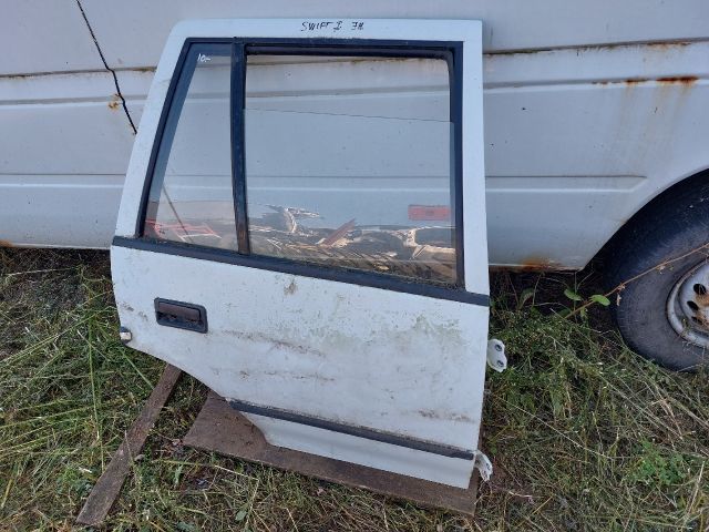 bontott SUZUKI SWIFT II Jobb hátsó Ajtó (Részeivel)