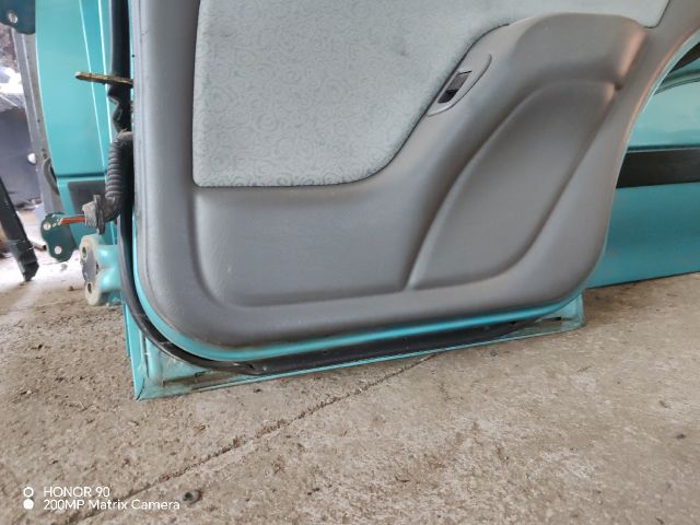 bontott SUZUKI SWIFT II Jobb hátsó Ajtó (Részeivel)