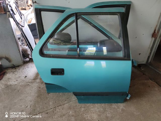 bontott SUZUKI SWIFT II Jobb hátsó Ajtó (Részeivel)