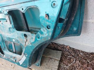 bontott SUZUKI SWIFT II Jobb hátsó Ajtó (Részeivel)