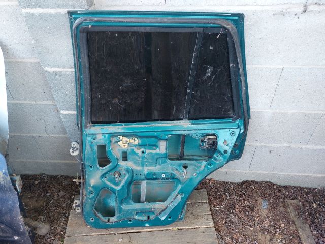 bontott SUZUKI SWIFT II Jobb hátsó Ajtó (Részeivel)