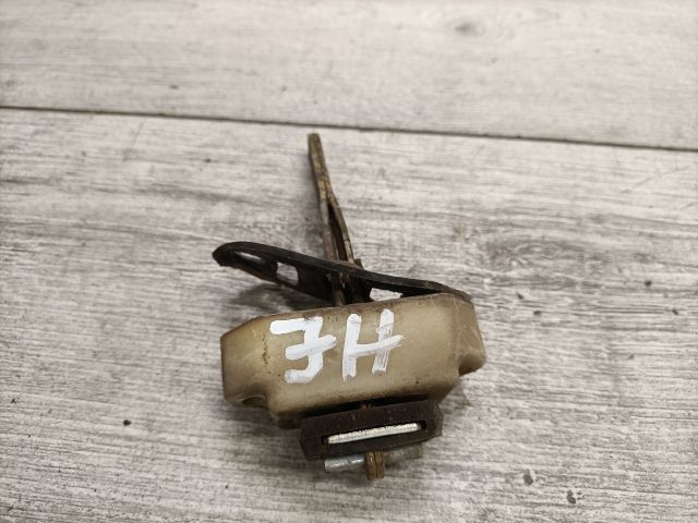 bontott SUZUKI SWIFT II Jobb hátsó Ajtóhatároló