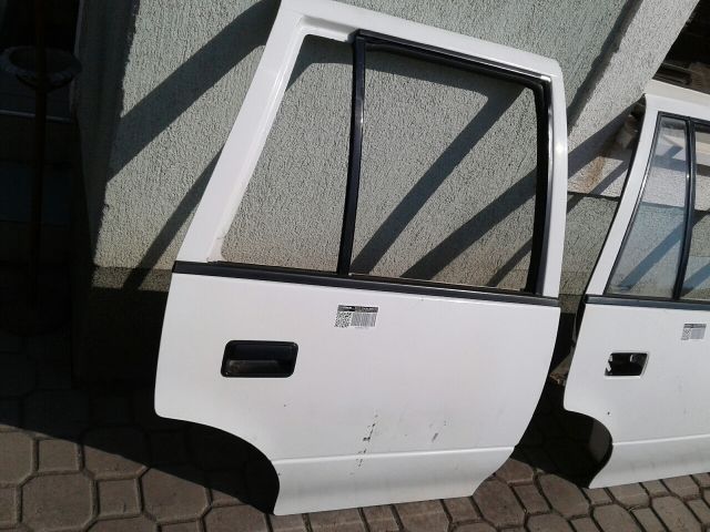 bontott SUZUKI SWIFT II Jobb hátsó Ajtóhatároló