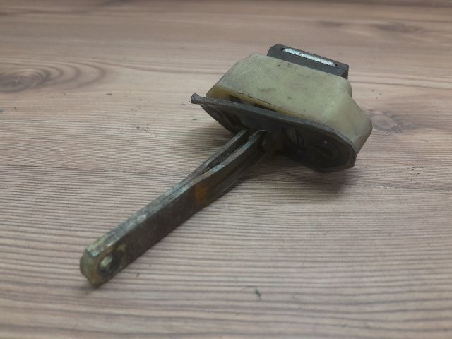 bontott SUZUKI SWIFT II Jobb hátsó Ajtóhatároló