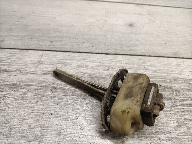 bontott SUZUKI SWIFT II Jobb hátsó Ajtóhatároló