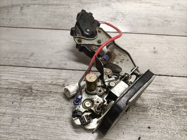 bontott SUZUKI SWIFT II Jobb hátsó Ajtózár