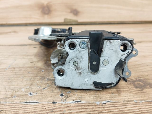 bontott SUZUKI SWIFT II Jobb hátsó Ajtózár