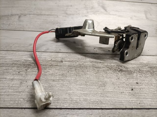 bontott SUZUKI SWIFT II Jobb hátsó Ajtózár