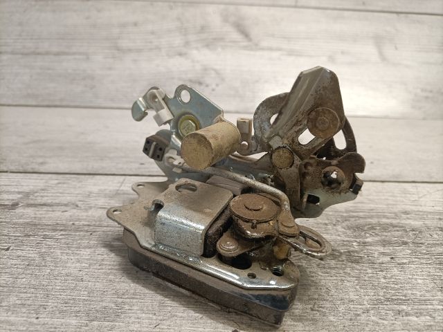 bontott SUZUKI SWIFT II Jobb hátsó Ajtózár