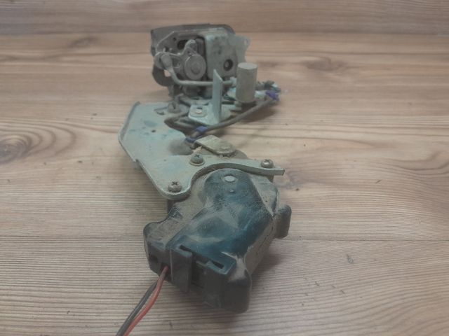 bontott SUZUKI SWIFT II Jobb hátsó Ajtózár